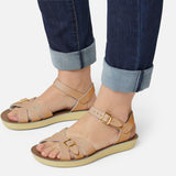 Boardwalk Latte Sandale Pour Femme - Grande Vente d'Été  -20 % - Salt-Water Sandals EU